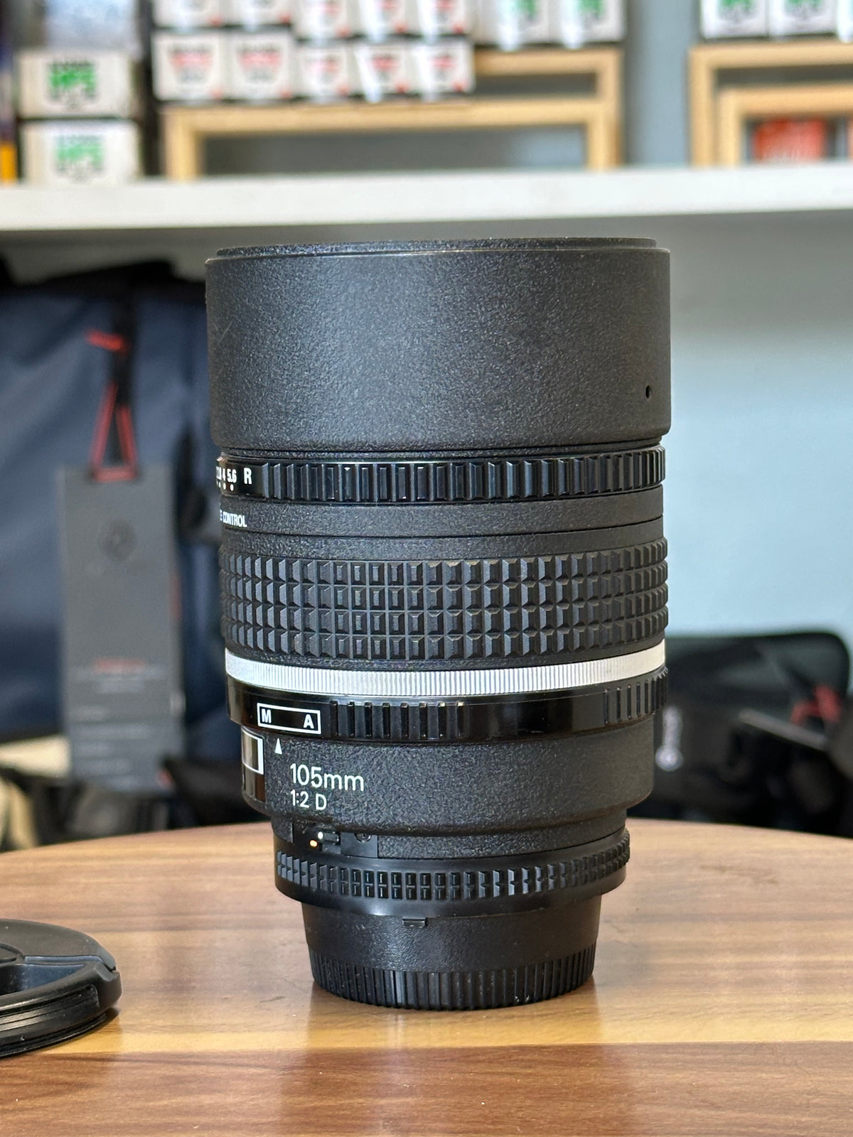 Nikon AF DC-Nikkor 105mm f2 D