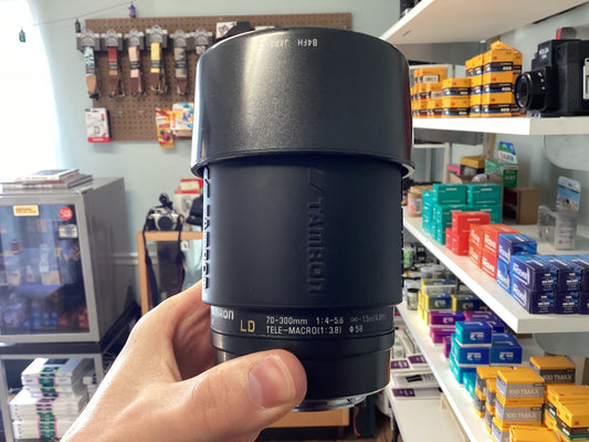 Tamron AF 70-300mm f/4-5.6 tele-macro lens Nikon F