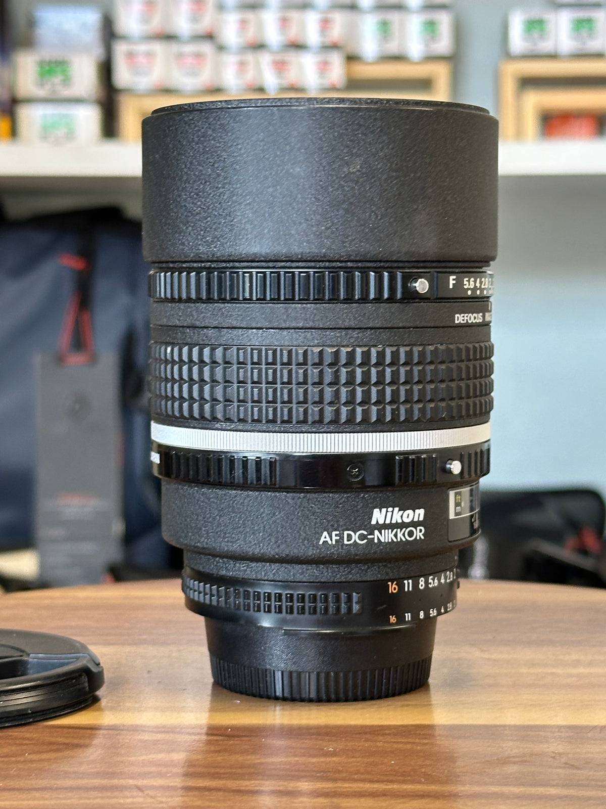 Nikon AF DC-Nikkor 105mm f2 D