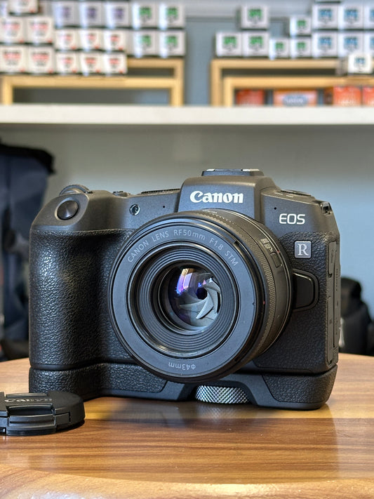 Canon RP W/50mm f1.8 & Grip Extension